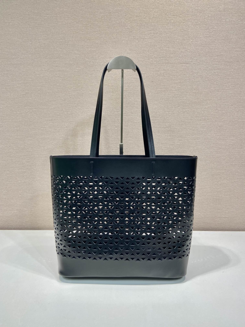 Pra*a tote bags